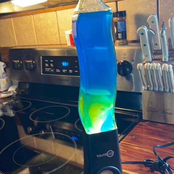 Lava led lamp with Bluetooth to play music thru this lava lamp - Picture 3 of 3